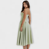 Elegante vestido sem mangas com espartilho