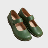 Sapatos de couro feitos à mão, num estilo intemporal