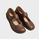 Sapatos de couro feitos à mão, num estilo intemporal