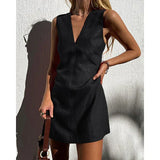 Mini vestido com decote em V para mulher