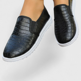 Mocassins elegantes com biqueira redonda e superfície lisa