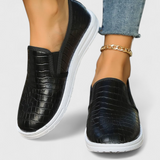 Mocassins elegantes com biqueira redonda e superfície lisa
