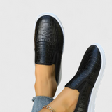 Mocassins elegantes com biqueira redonda e superfície lisa